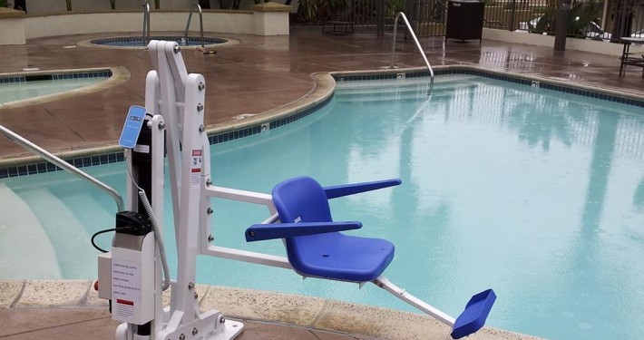 Handicap ADA Pool lift